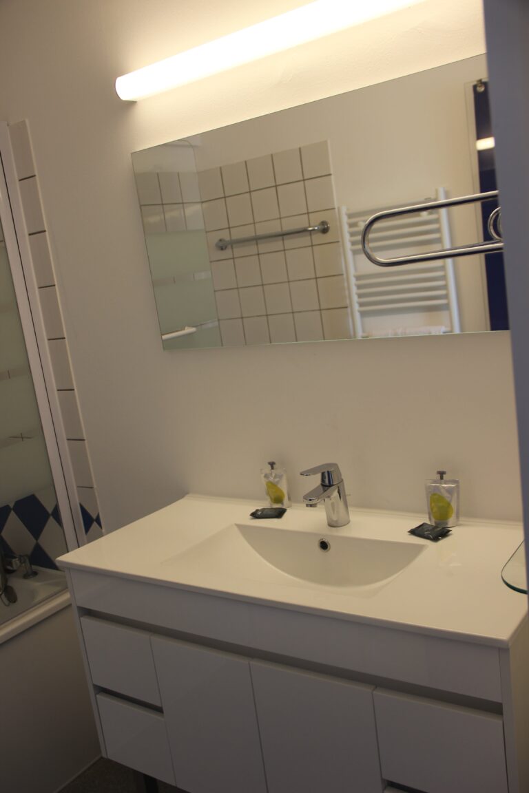 thermes dax studios hebergement intégré salle de bain
